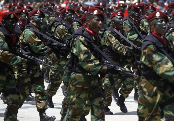 Экономический кризис в Венесуэле армия возьмет под контроль порты страны
