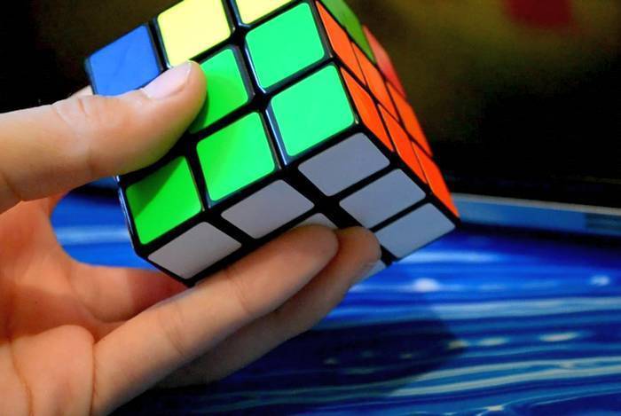 Новый мировой рекорд кубик Рубика собран роботом менее чем за секунду