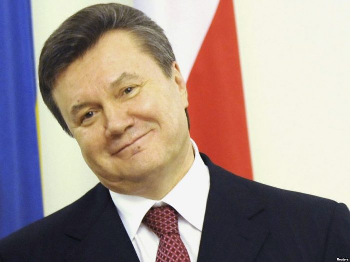 Янукович подал в суд на «Ощадбанк»