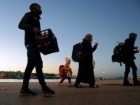 Наплыв беженцев в Грецию снизился на 90%