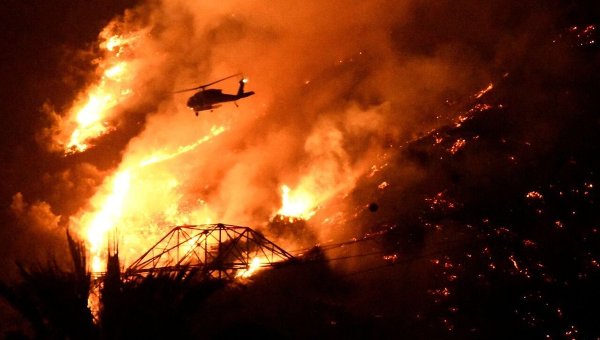Калифорния ведет борьбу с лесными пожарами