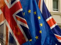 Сторонники выхода Британии из ЕС опережают противников на 4%