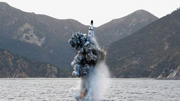 КНДР второй раз неудачно запустила баллистическую ракету
