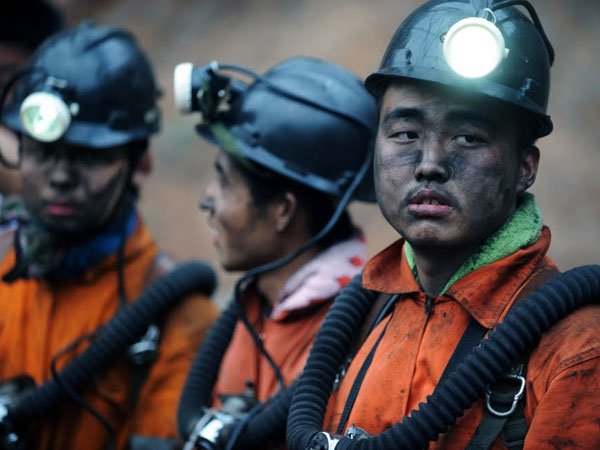 Китай уволит почти 2 млн горняков и сталеваров