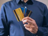 Кредитка и банковская карта для скидок: какие привилегии вы получаете с ними