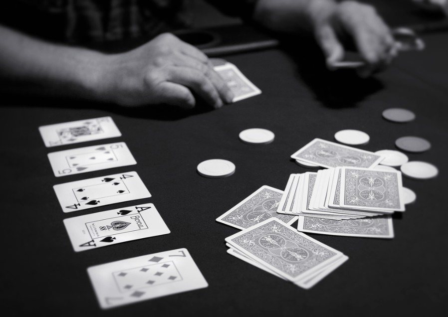 Покер Не играйте в плохом настроении казино