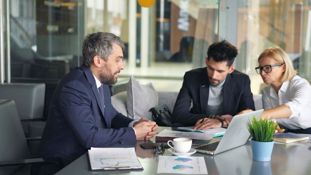 Почему в XXI веке бизнес-инкубаторы остаются ключевым инструментом развития предпринимательства