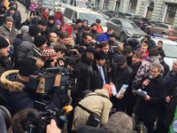 В Москве дальнобойщики пикетируют администрацию Путина