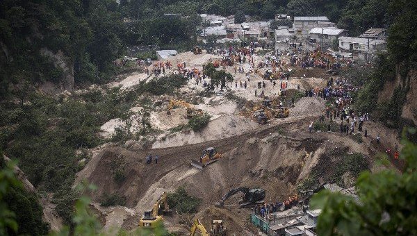 В Гватемале в результате оползня погибло 130 человек