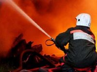 Пожарные бессильны перед стихийным бедствием в Канаде (видео)