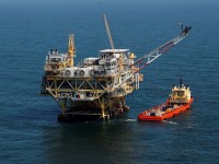 США согласились открыть прибрежные воды для добычи нефти