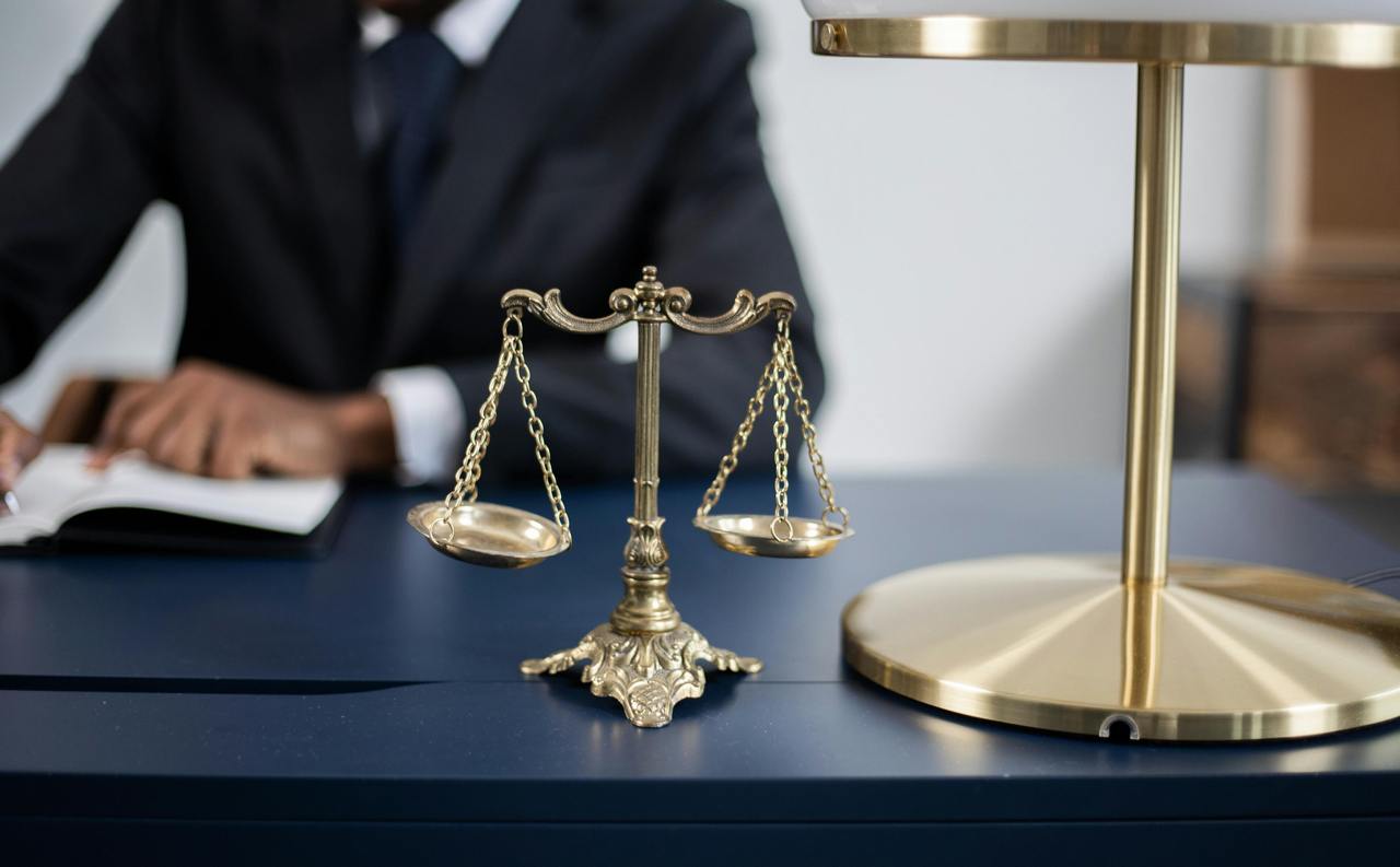 Навіщо компанії експерт у сфері права та юстиції: ключові аргументи для українського бізнесу