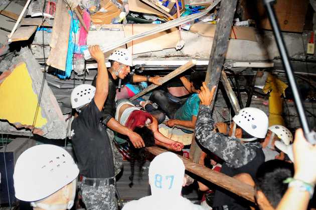 Землетрясение в Эквадоре: число жертв растет (видео)