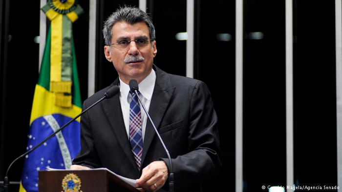 В Бразилии разгорелся коррупционный скандал с участием министра нового правительства (видео)