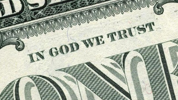 Фраза «In God We Trust» на долларовых купюрах США оспаривается в суде 