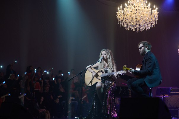 Ярослава Красильникова на сольном концерте «Это Я. Unplugged live 2015» спела украинский лирический романс