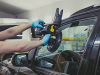 Скло дверей: як вибрати якісну заміну