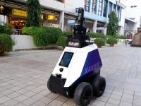 В Сингапуре робот Xavier охраняет общественный порядок