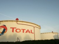 Нефтяная компания Total сокращает две тысячи сотрудников