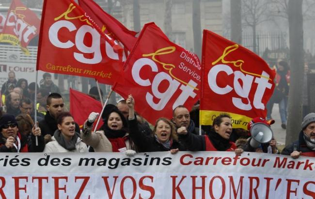 Французское правительство идет на уступки по трудовой реформе, профсоюзы требуют полного отказа от нее