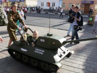 День России в Тамбове отметили парадом военных детских колясок