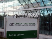 Прибыль французского банка Credit Agricole увеличилась в 12 раз