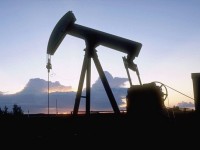 Нефть упала в цене на 2 доллара. Цена стремиться к годовому минимуму