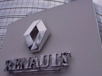 На фоне обысков в офисах Renault акции автоконцерна рухнули на 20%