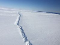 Антарктический шельфовый ледник может разрушиться за 100 лет