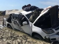 Австралийские рыбаки провели четыре дня на крыше авто в окружении крокодилов