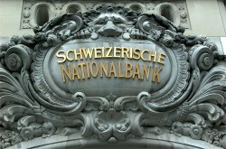 Швейцарский центральный банк установил предел курса франка к евро во избежании дефляции