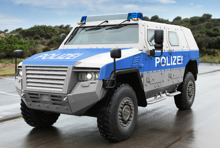 Берлинская полиция получила бронированные автомобили