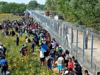 Беженцев, повторно заехавших в Европу после депортации, будут сажать в тюрьму