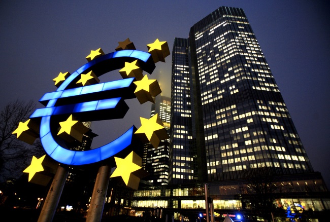 Благодаря политике Центробанка в Евросоюзе сэкономили почти триллион евро 