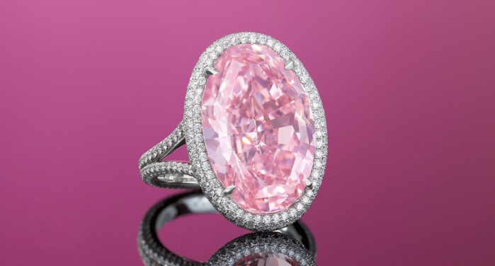 Бриллиант "Розовое обещание" куплен на аукционе Christie's за $32 млн