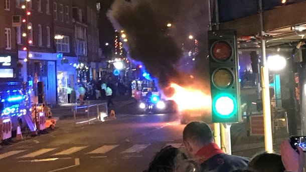 Британия: взорвали автомобиль возле рождественской ярмарки в пригороде Лондона