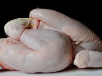 Британский производитель поставлял просроченное мясо птицы в супермаркеты