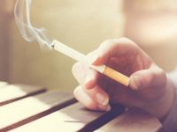 Число курящих в Японии упало ниже 20 процентов, – исследование