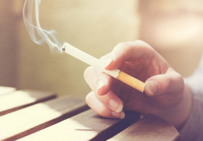 Число курящих в Японии упало ниже 20 процентов, - исследование