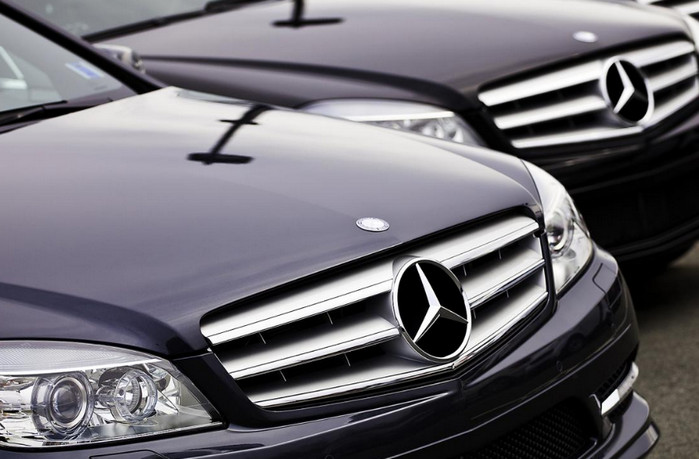 Daimler отзывает 75 000 автомобилей Mercedes-Benz из-за опасности возгорания