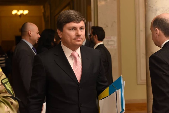 Депутаты вызывают Луценко для отчета по делу о "деньгах Януковича"