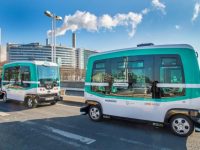 Для парижан запустили беспилотные микроавтобусы