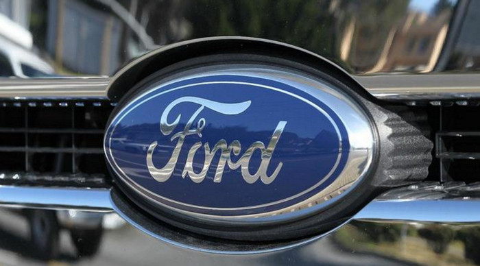 Для повышения прибыли Ford планирует сократить 10 процентов рабочих мест
