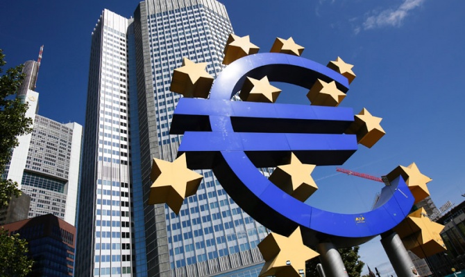 ЕЦБ придется выплатить жителям еврозоны по 1,3 тыс. евро, — Nordea Bank