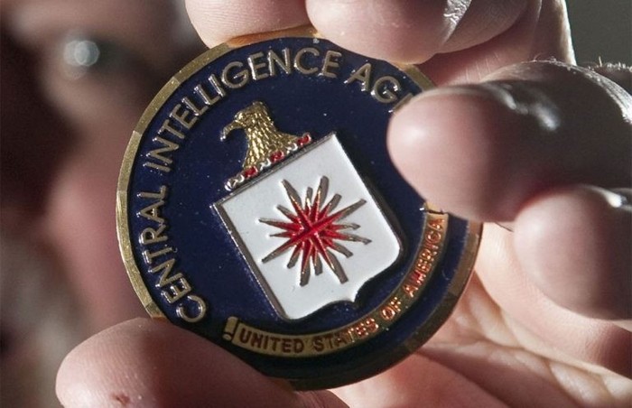 Экс-сотрудника ЦРУ обвиняют в раскрытии 20 осведомителей американской разведки