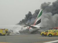 В аэропорту Дубая взорвался пассажирский самолет (видео)
