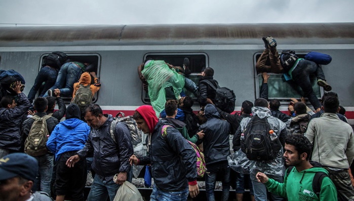 Еврокомиссия из-за беженцев подает в суд на правительство Польши, Венгрии и Чехии 