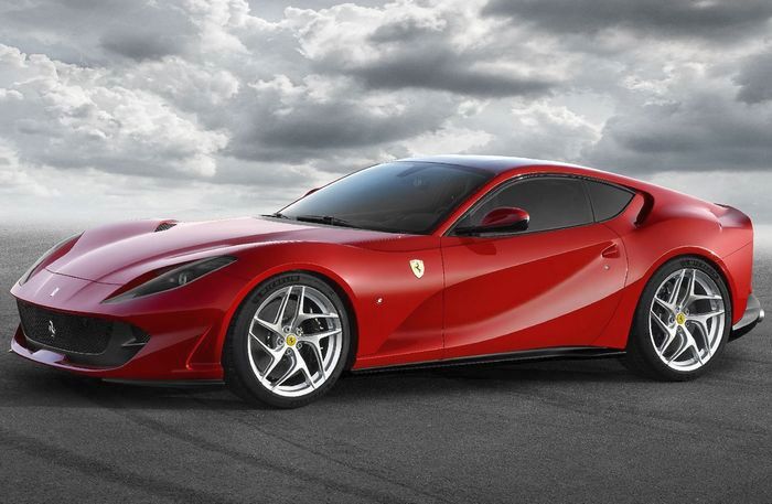 Ferrari презентовала свой мощнейший автомобиль 812 Superfast (фото)