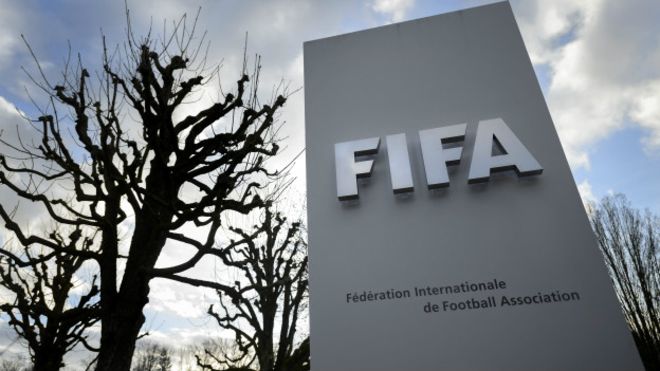 Швейцария заморозила банковские счета в связи с расследованием в ФИФА