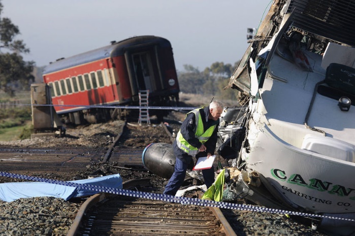 Франция: четыре ребенка погибли из-за столкновения поезда с автобусом